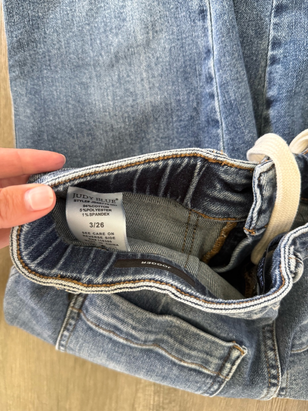 Judy Blue Denim Jogger Jeans Size 3/26 Like New! - Picture 4 of 6